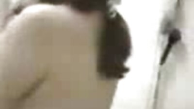 צעירה צ'כית גמלה לנהג המונית על הנסיעה עם כוס מגולחת. סקס חינם לצפייה ישירה